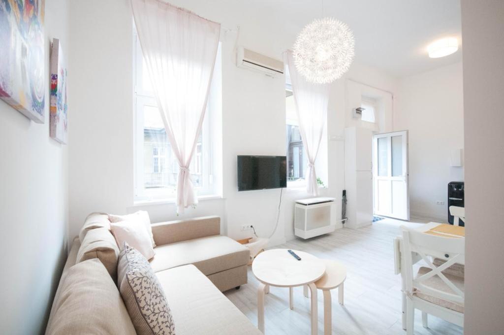 Cs3 Csanyi Apartment Budapest Ngoại thất bức ảnh